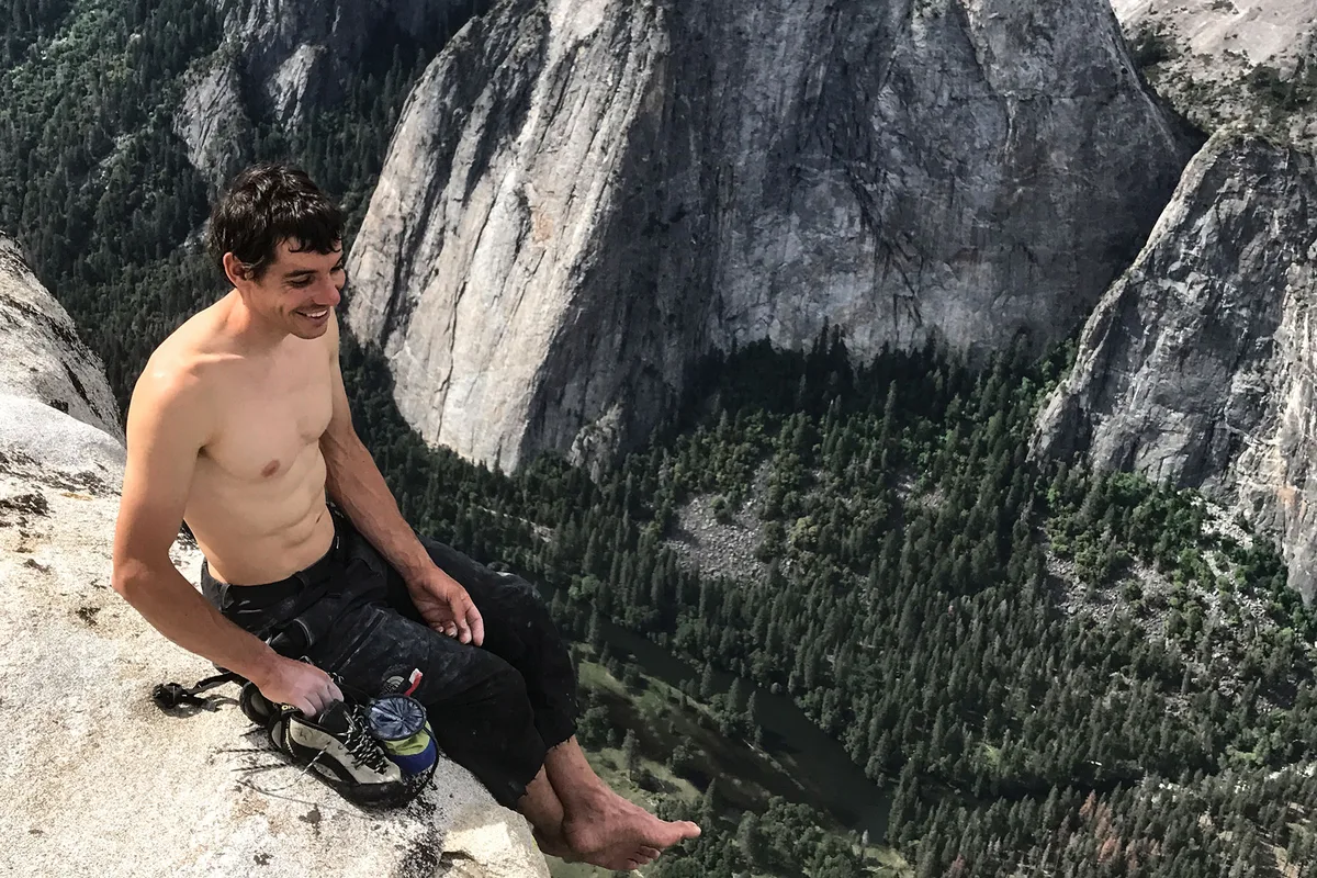 Imagen de portada de «Alex Honnold en solo y al desnudo: ESPN lo hace portada del Body Issue».