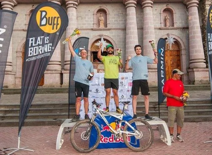 Imagen del archivo de «Entevista a Mariano "Tiburón" Castelao, campeón del Aerothlon 2016 en Temascaltepec».