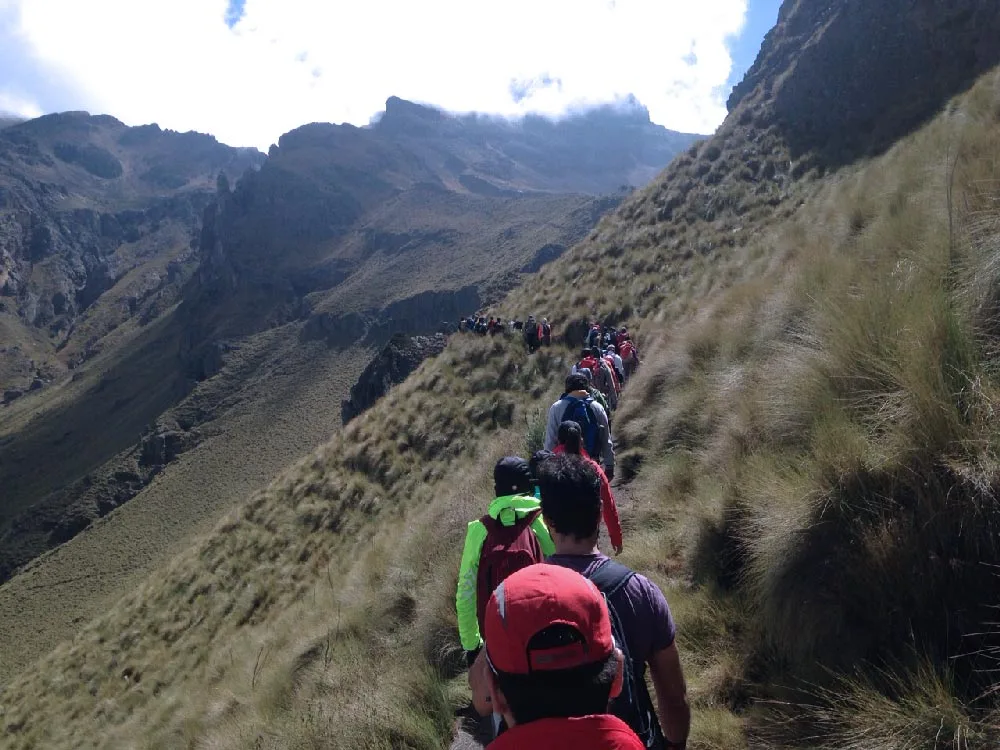 Imagen del archivo de «Iztaccíhuatl: Cientos de alpinistas demandan #MontañaSinViolencia».