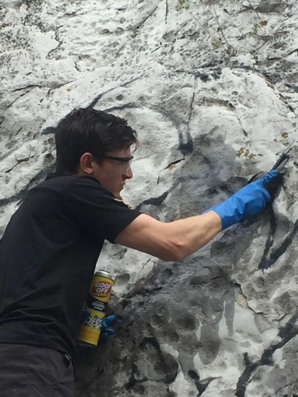 Imagen del archivo de «Washteca: un proyecto de limpia de graffitis en la Huasteca, Nuevo León».