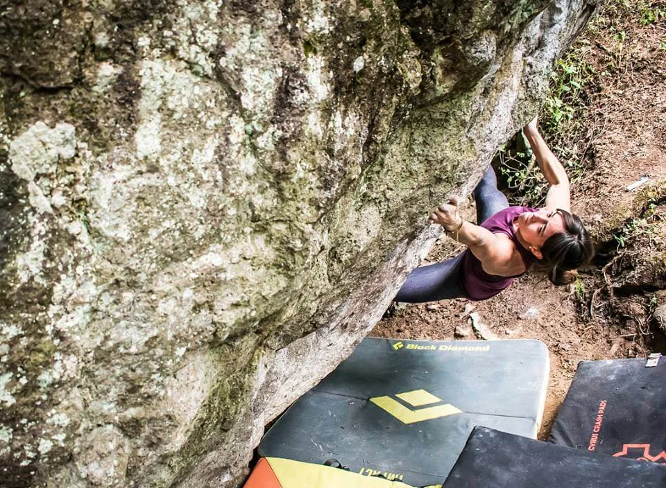 Imagen del archivo de «Fernanda González encadena Momento (V10) en Mineral del Chico».