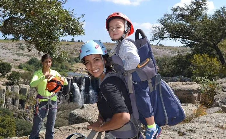 Imagen de portada de «Hoy sí se vale decir que ellas… ¡Escalan con madre!».
