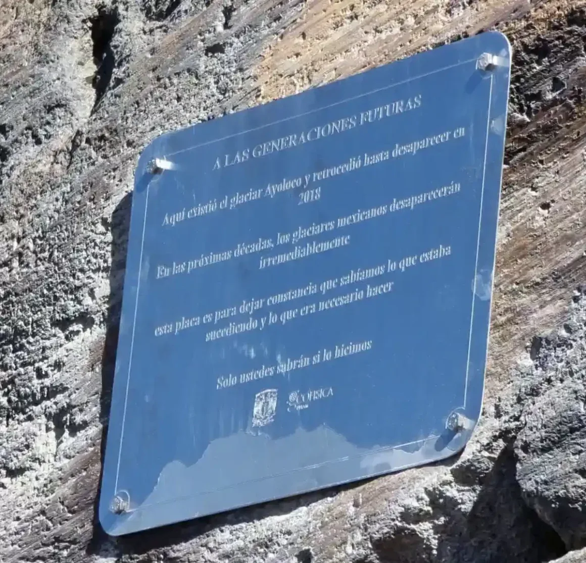Imagen del archivo de «El glaciar que se murió mientras lo mirábamos».